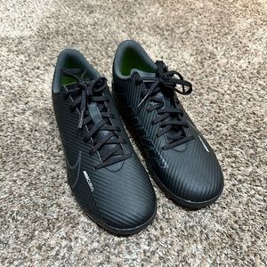 Nike Mercurial Vapor 15 size 6M/7.5W